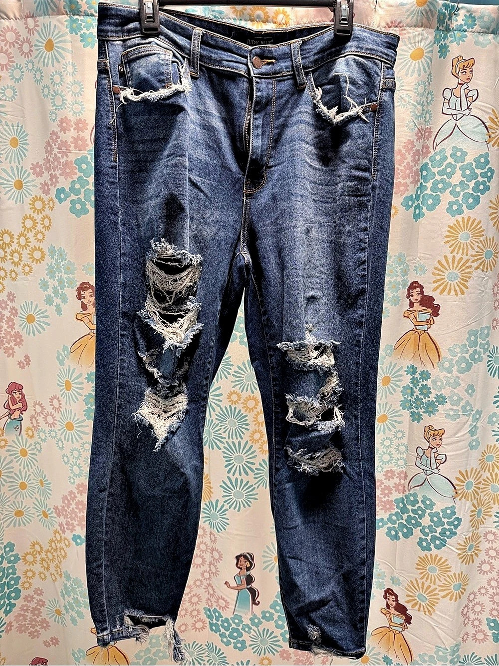 Judy Blue Distressed Skinny Jeans in Blue